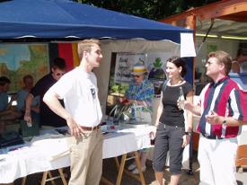 am BJO-Stand: Julia, Rainer und Tobias