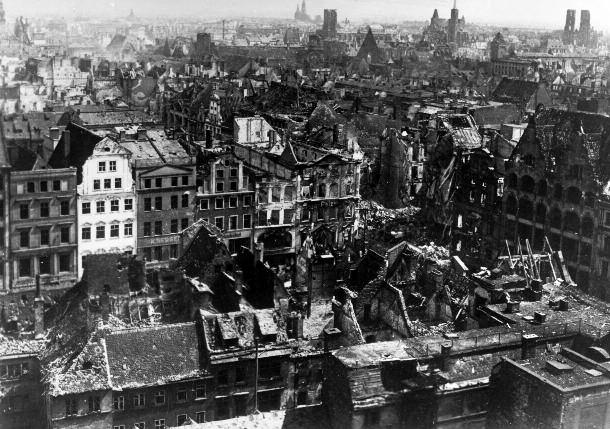 21.600 der 30.000 Gebäude Breslaus wurden zerstört: Schlesiens Hauptstadt nach den Kämpfen