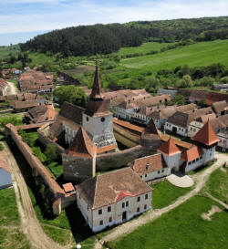 Kirchenburg Arkeden, stlich von Schburg (Siebenbrgen) - Foto: http://www.arkeden.de - Bild zur Vergrerung anklicken!