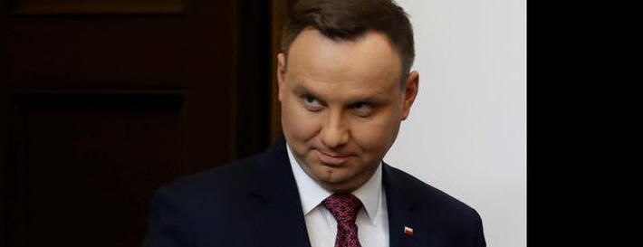 Polens Prsident Duda auf dem Weg zu einer Pressekonferenz.