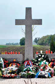Gedenkstätte für über 7.000 Ermordete des Lagers Jarek