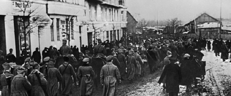 Januar 1919: Die Rote Armee marschiert in Riga ein. Die bolschewistische Schreckensherrschaft wurde am 22. Mai durch die Baltische Landeswehr und Freikorps beendet Foto: picture-alliance / RIA Nowosti