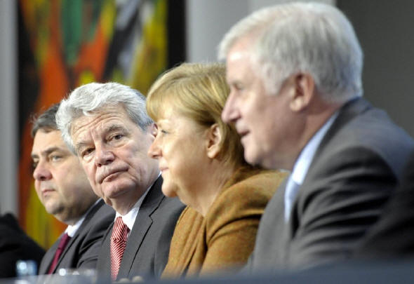 Nicht immer einer Meinung: der damals noch zukünftige Bundespräsident Joachim Gauck, Bundeskanzlerin Angela Merkel und der bayerische Ministerpräsident Horst Seehofer bei der Vorstellung Gaucks als Kandidat für das Amt im Februar 2012