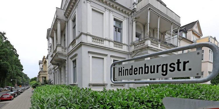 Das „geht nicht mehr“: Die Hindenburgstraße ist nach dem früheren Reichspräsidenten benannt, der Adolf Hitler zum Reichskanzler ernannte. Quelle: Foto: Dröse